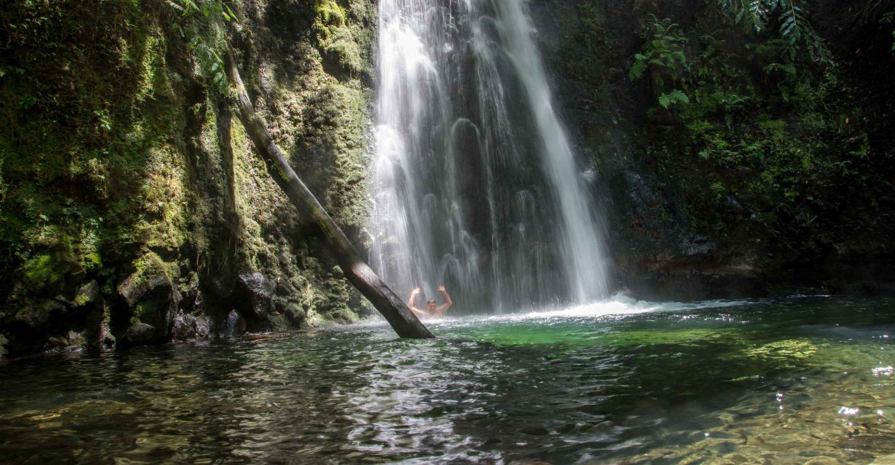 walk and discover the prego salto waterfall.